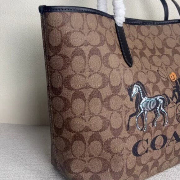 Coach Halloween tote and pumpkin driver coach wagon new - Picture 5 of 7